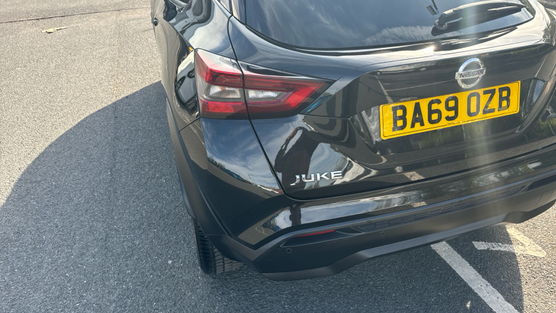 Nissan Juke 1.0 DiG-T N-Connecta 5dr Petrol Hatchback